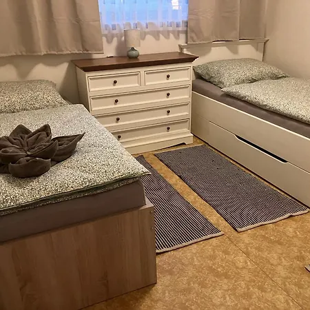 度假居 Ve Vinici Hustopeče